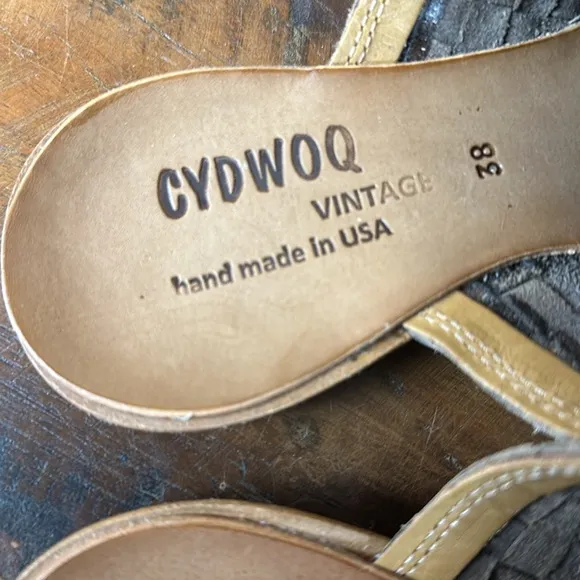 Cydwoq Amanthus Mules. New in box from Sundance.