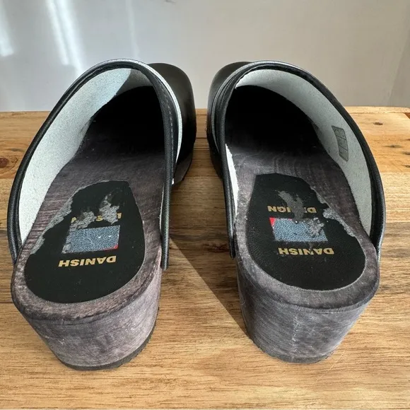 Danish Design Black Leather Dark Wood Sole Boho Slip On Clogs Size 38 / 7