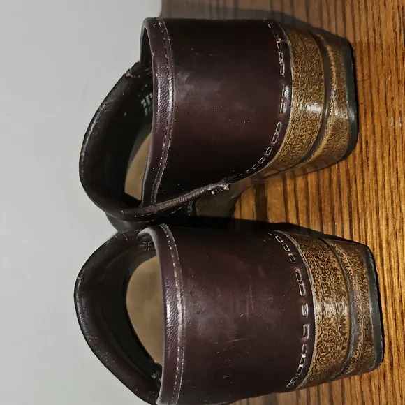 Dansco Men's Leather Clogs