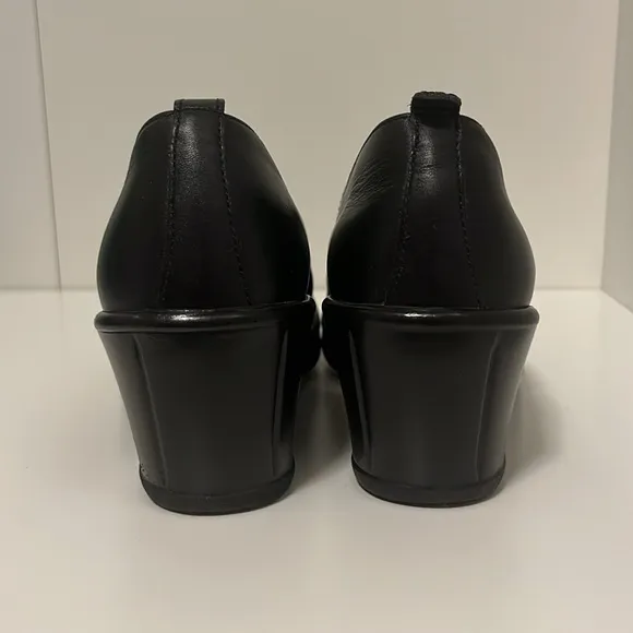 Dansko Aubrey Slip On Pleated Leather Comfort Clogs Black Size 38 EU / 7.5 US