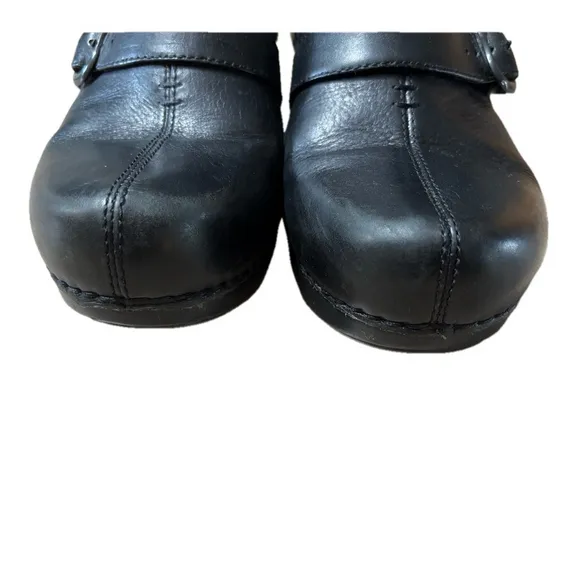 Dansko Black Leather Mules Comfort clogs size EU 39 or 8.5/9 woman