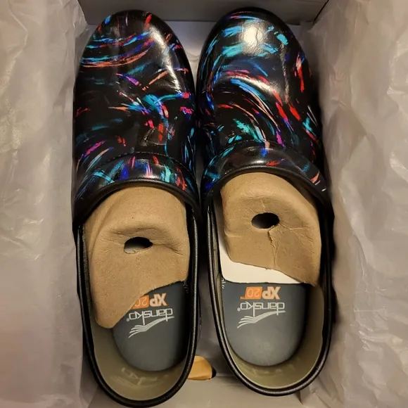 Dansko Black Paint Swirl XP 2.O Patent Clogs Size 41 (10½-11)