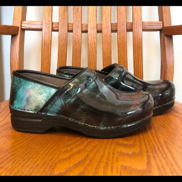 Dansko Black, Patent Leather Clogs, Size 39/8.5