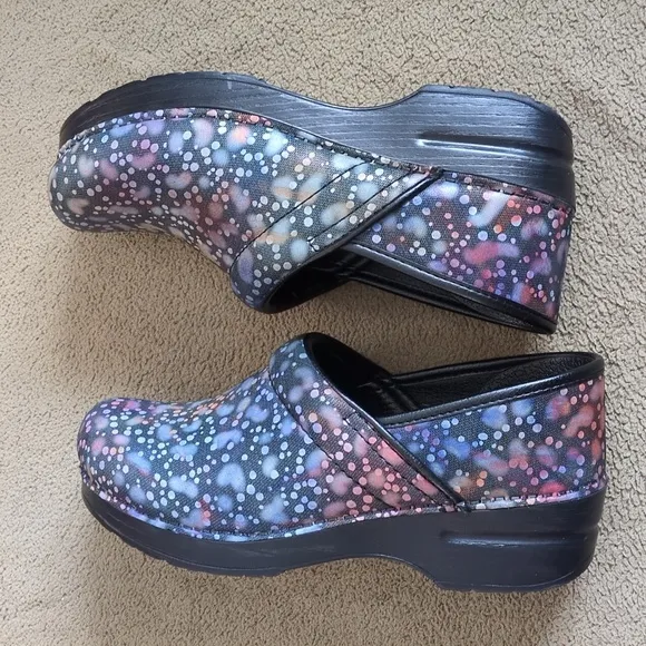 Dansko Blue and Pink Mules  Comfortable Design size 38 💥Excellent condition!!💥