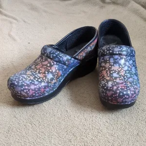 Dansko Blue and Pink Mules  Comfortable Design size 38 💥Excellent condition!!💥