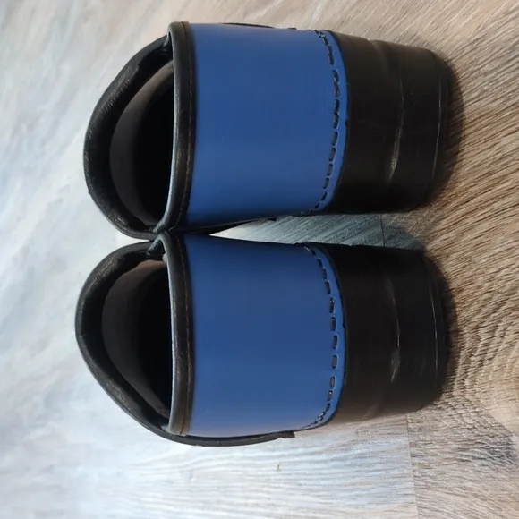 Dansko Blue Women's Clogs size 42 Euro (12 US)