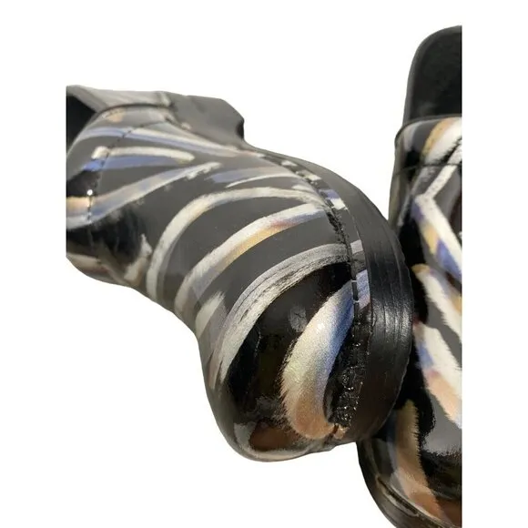 Dansko clogs in metallic paintbrush print women’s 41 art to wear comfort