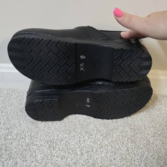 Dansko Clogs Sz Black Leather Slip On Comfort Nurse Sz 43 US 12-12.5