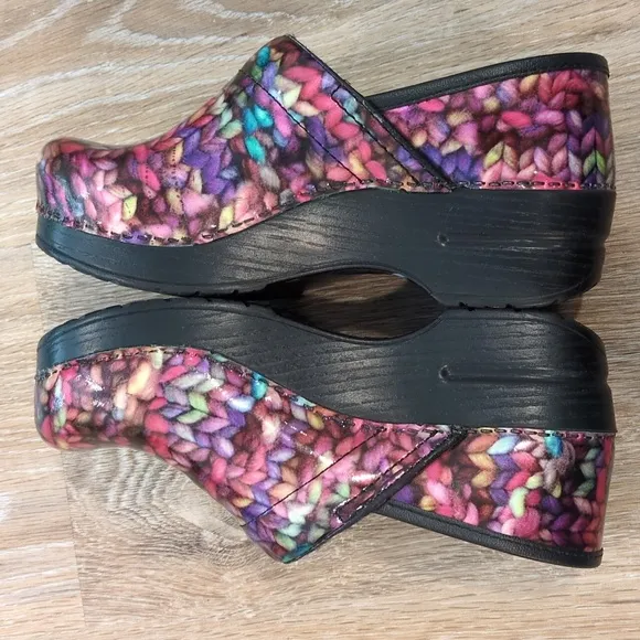Dansko 🌈Colorful🌈 Clogs with Black Soles women's 35 Euro (5 US)