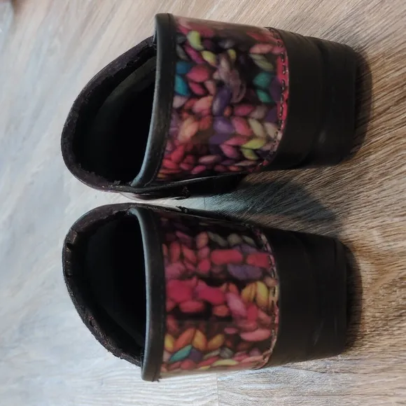 Dansko 🌈Colorful🌈 Clogs with Black Soles women's 35 Euro (5 US)
