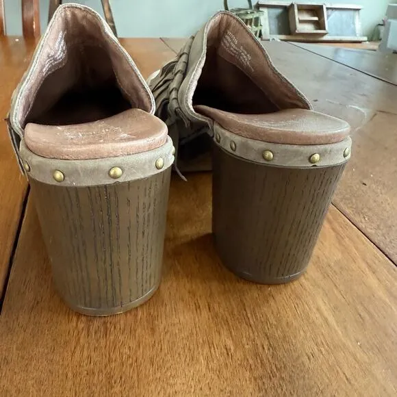 Dansko Deni Leather Fringe Studded Wood Mule Clog Heel EU 40 Gray Taupe Boho