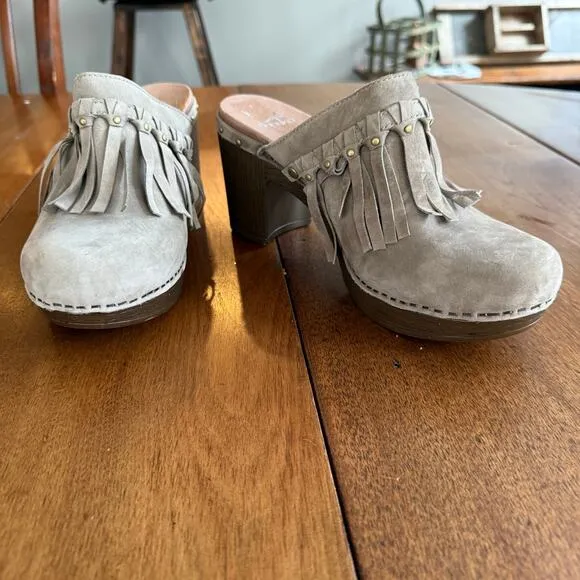 Dansko Deni Leather Fringe Studded Wood Mule Clog Heel EU 40 Gray Taupe Boho