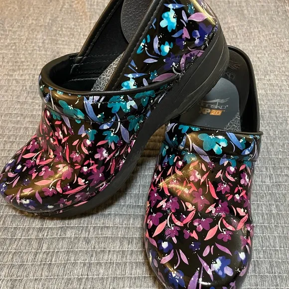 Dansko Floral print multicolored clogs size EU38/ US 7.5