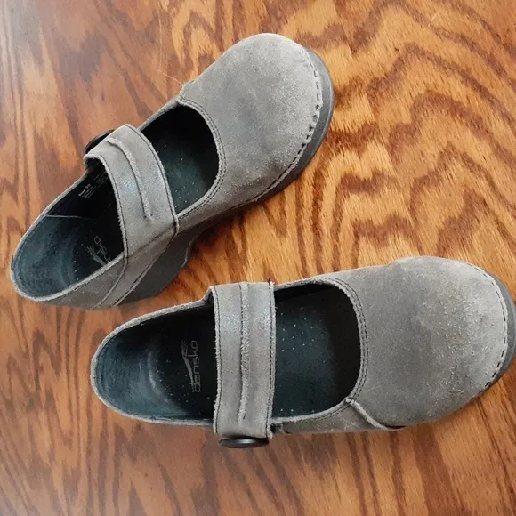 Dansko Gray Rustic Suede Leather Comfort Gorpcore Boho Mary Jane Clogs Size 39