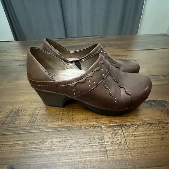 DANSKO Hailey Professional Staple Clog Mule Shoe Studs 7.5-8/38