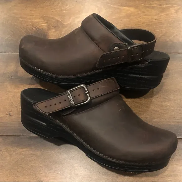 DANSKO  Ingrid Clogs - NWOT