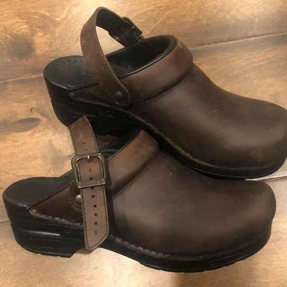 DANSKO  Ingrid Clogs - NWOT