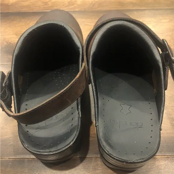 DANSKO  Ingrid Clogs - NWOT