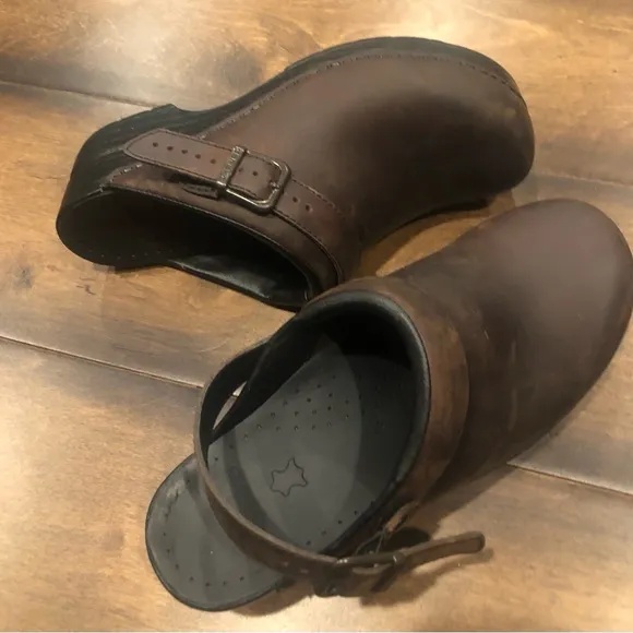 DANSKO  Ingrid Clogs - NWOT