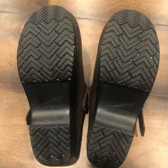 DANSKO  Ingrid Clogs - NWOT