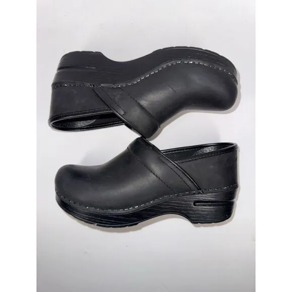 Dansko Leather Clogs Slip On Black Matte Oiled Comfort Nurse Professional 35/5