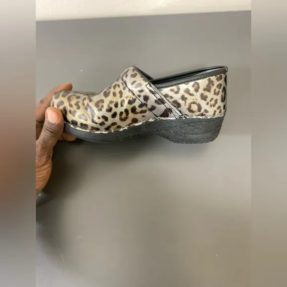 Dansko leopard cheetah print clogs size 38(7.5-8us)metallic black gold and brown
