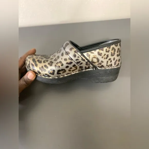 Dansko leopard cheetah print clogs size 38(7.5-8us)metallic black gold and brown