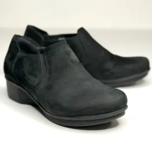 Dansko Lynn black suede clogs round toe rubber sole size 38