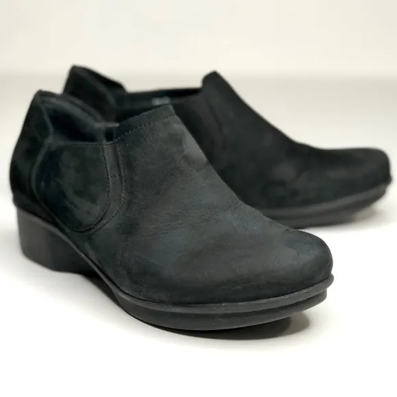 Dansko Lynn black suede clogs round toe rubber sole size 38