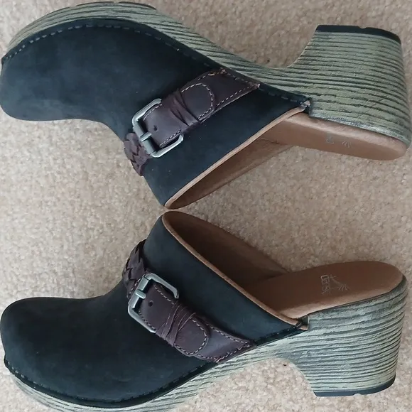 Dansko Melanie Mules Nubuck Leather Clogs Chunky Heel Braided Size 39/9. FL