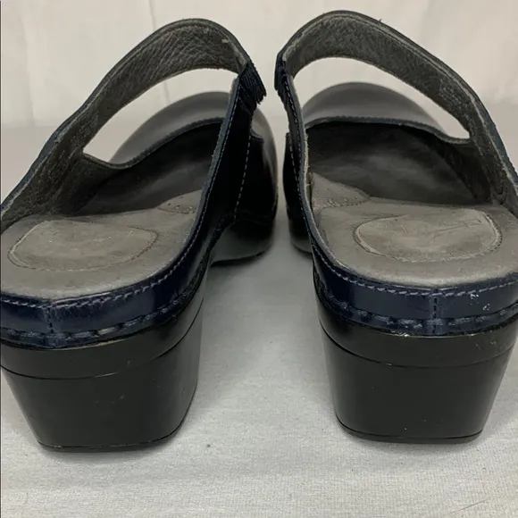 Dansko Navy Leather Clogs Size 40(9-9.5)