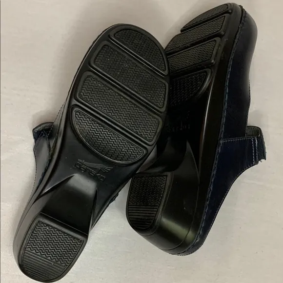Dansko Navy Leather Clogs Size 40(9-9.5)