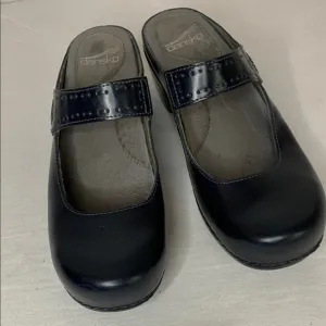 Dansko Navy Leather Clogs Size 40(9-9.5)