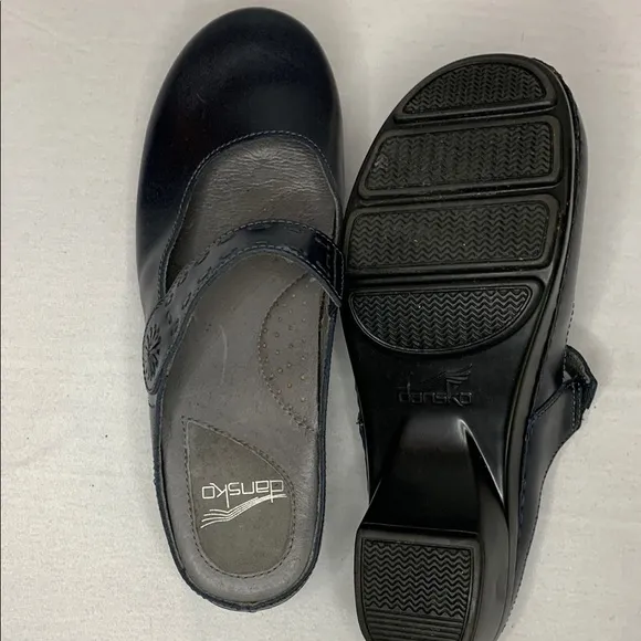 Dansko Navy Leather Clogs Size 40(9-9.5)