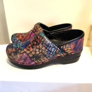 Dansko® Pro &quot;Stained Glass&quot; Patent Leather Closed Back Clogs sz.6/36 Ret. $160