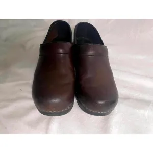 Dansko Pro Dark Brown Leather Clogs - Size 38