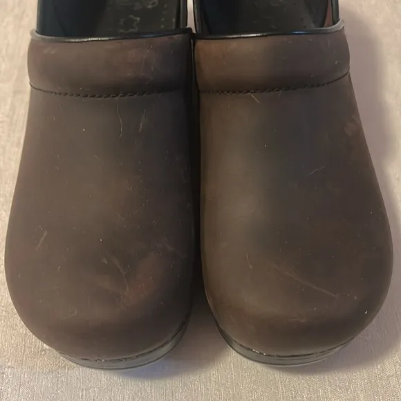 Dansko Pro Women’s Metallic Leather Professional Clogs Vintage Brown Size 40
