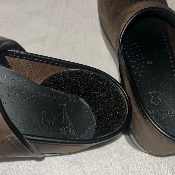 Dansko Pro Women’s Metallic Leather Professional Clogs Vintage Brown Size 40