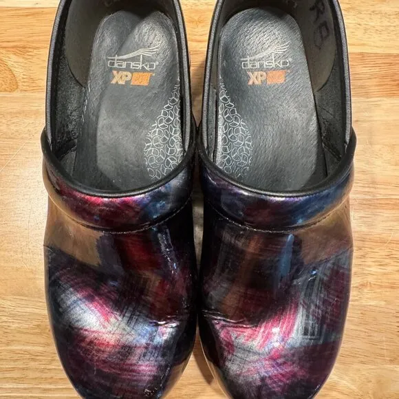 Dansko Pro XP 2.0 Color Pop Patent Leather Clogs Women’s Size EU 39 US 8.5-9
