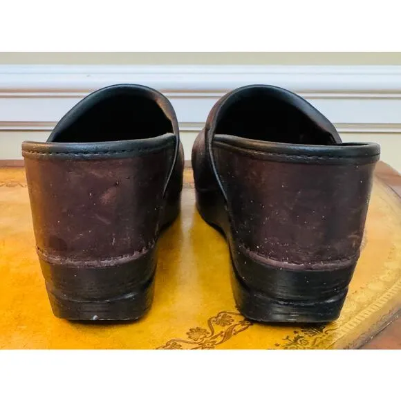 Dansko Professional Antique Brown Black Oiled Leather Classic Clogs Size 38