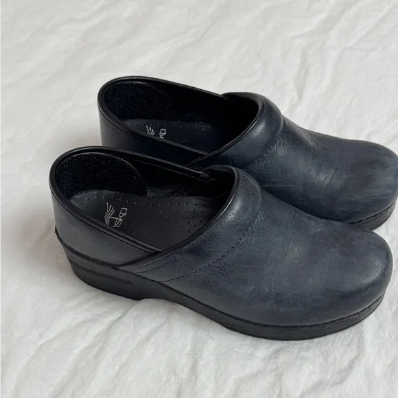 Dansko Professional Black Leather Clogs Womens Size EU 37 Comfort Classic