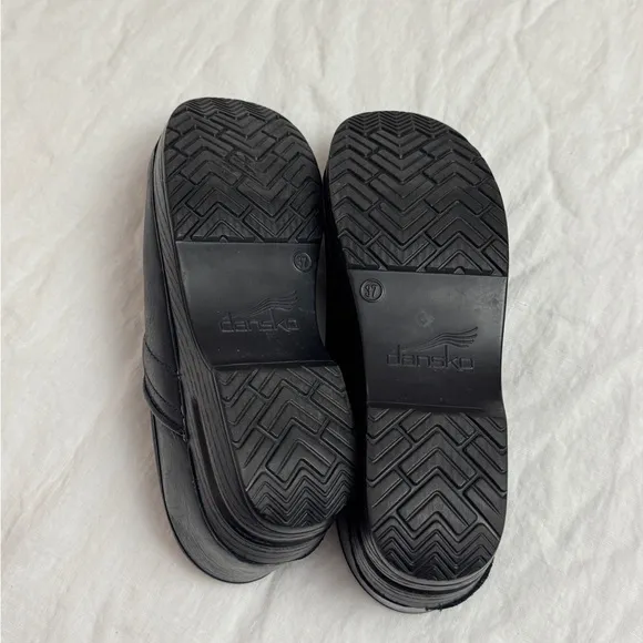 Dansko Professional Black Leather Clogs Womens Size EU 37 Comfort Classic