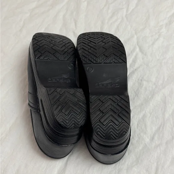 Dansko Professional Black Leather Clogs Womens Size EU 37 Comfort Classic