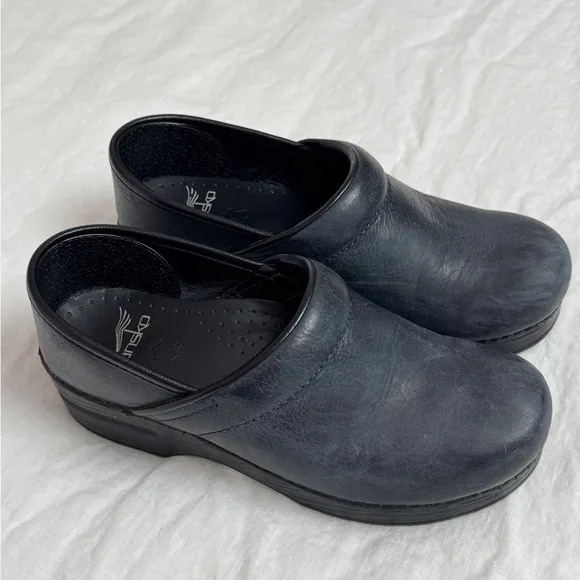 Dansko Professional Black Leather Clogs Womens Size EU 37 Comfort Classic