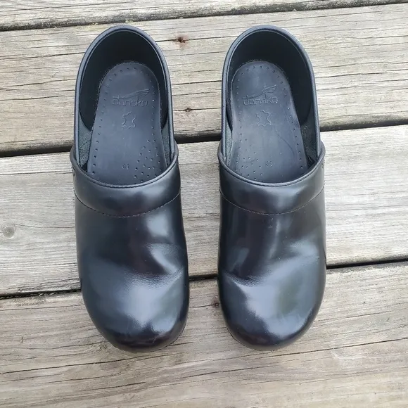 Dansko Professional Black Leather Stapled Slip-on Nursing Platform Clogs 41