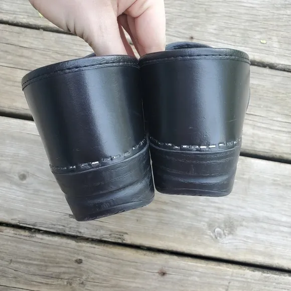 Dansko Professional Black Leather Stapled Slip-on Nursing Platform Clogs 41