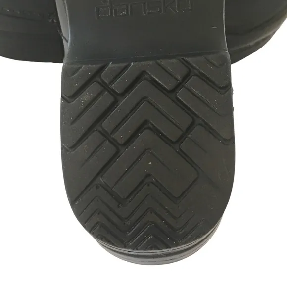 Dansko Professional Black Patent Leather Clogs | 37 (6.5-7)