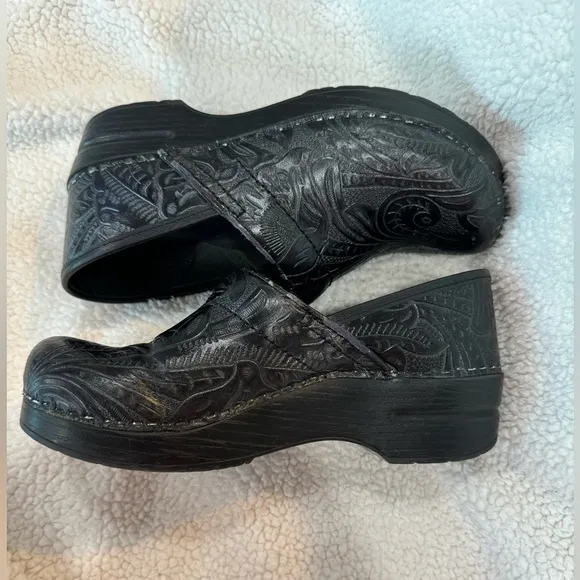 DANSKO Professional Black Tooled Leather Clogs Size 38