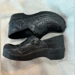 DANSKO Professional Black Tooled Leather Clogs Size 38
