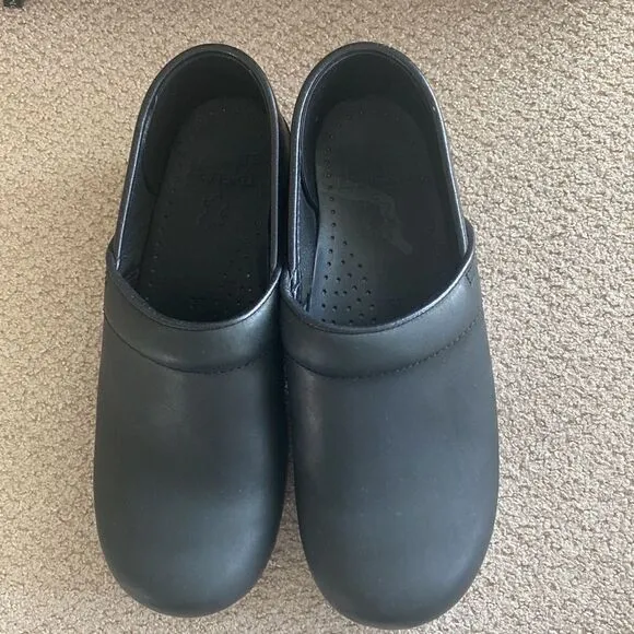 Dansko Professional Black Oiled Leather Clogs Size 37